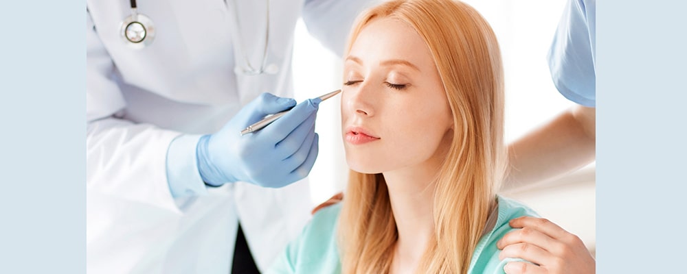 What services do the best skin and hair clinics provide?